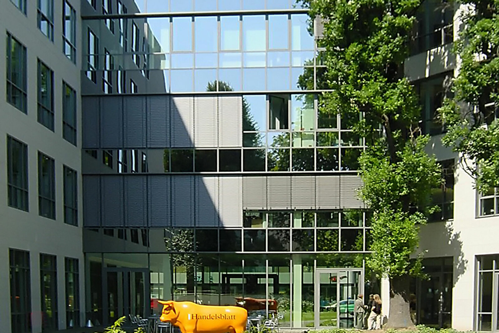 Fassade und Fenster aus Aluminium für Bürohaus in Frankfurt